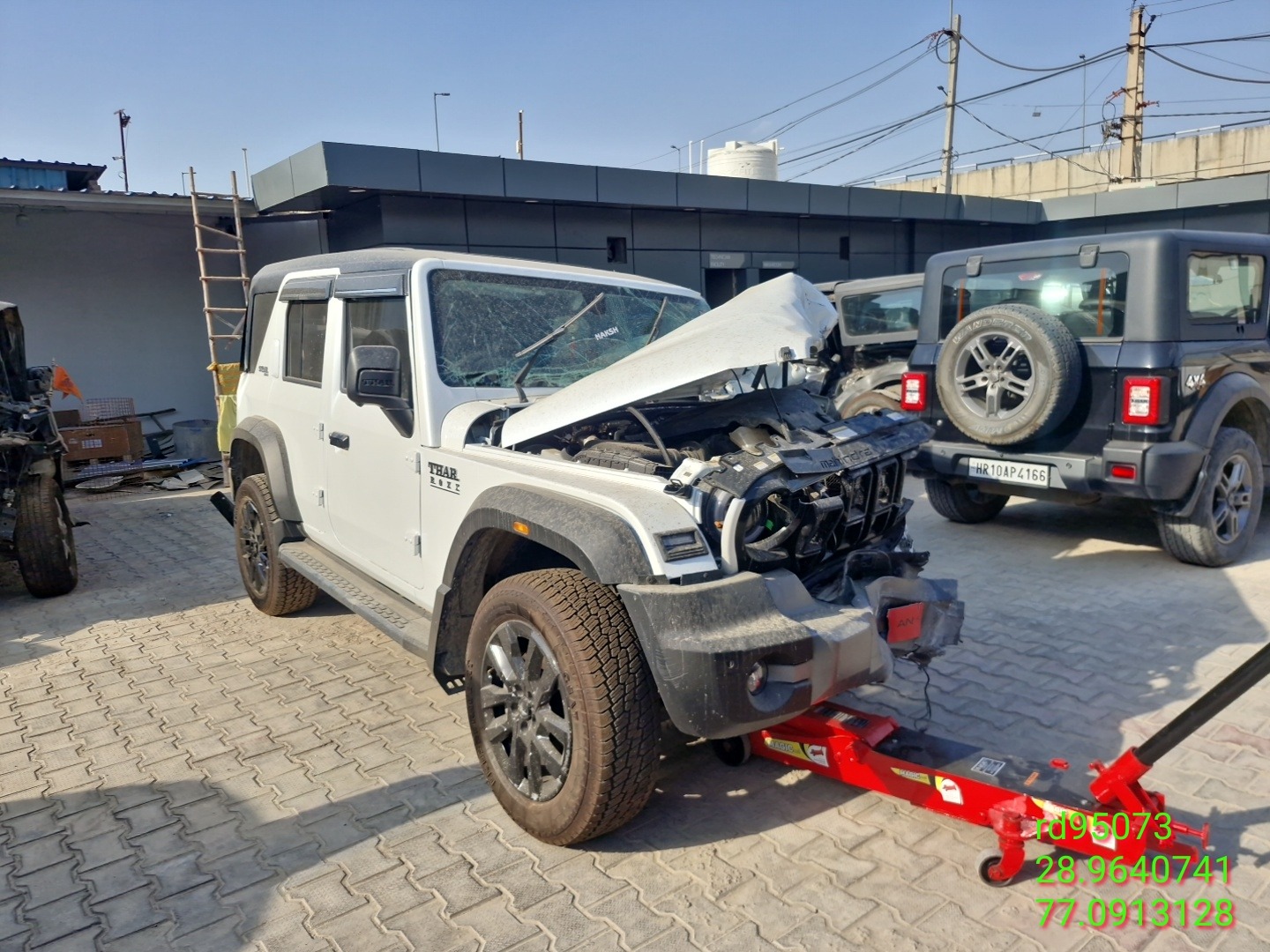 M & M THAR ROXX STAR EDITION 2WD AT DIESEL