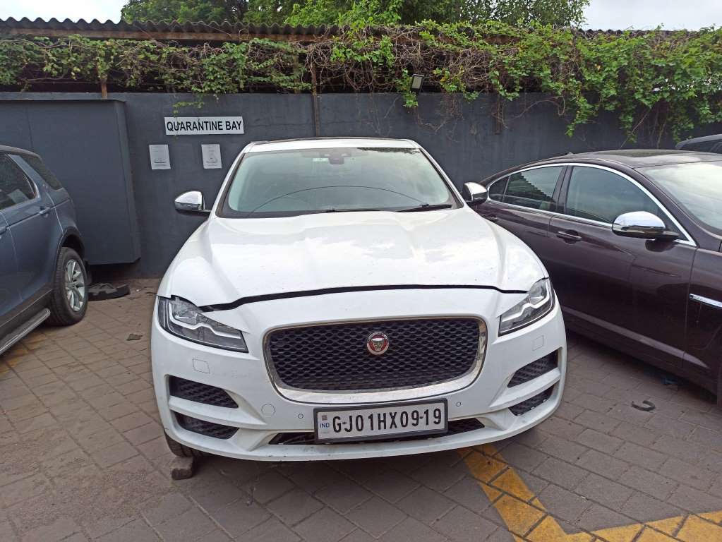 JAGUAR F-PACE-PRESTIGE