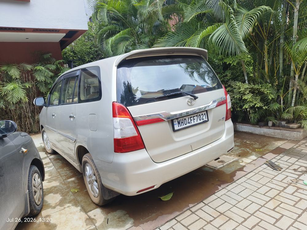 INNOVA 2.5 V 8 STR
