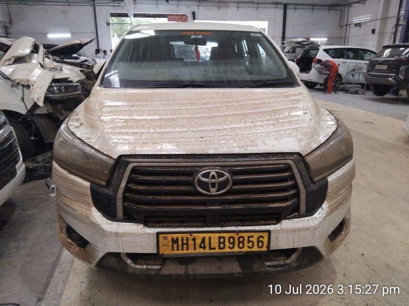 INNOVA CRYSTA GX MT