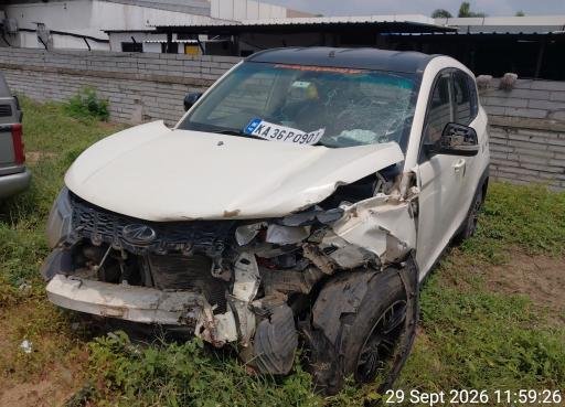 MAHINDRA/KUV