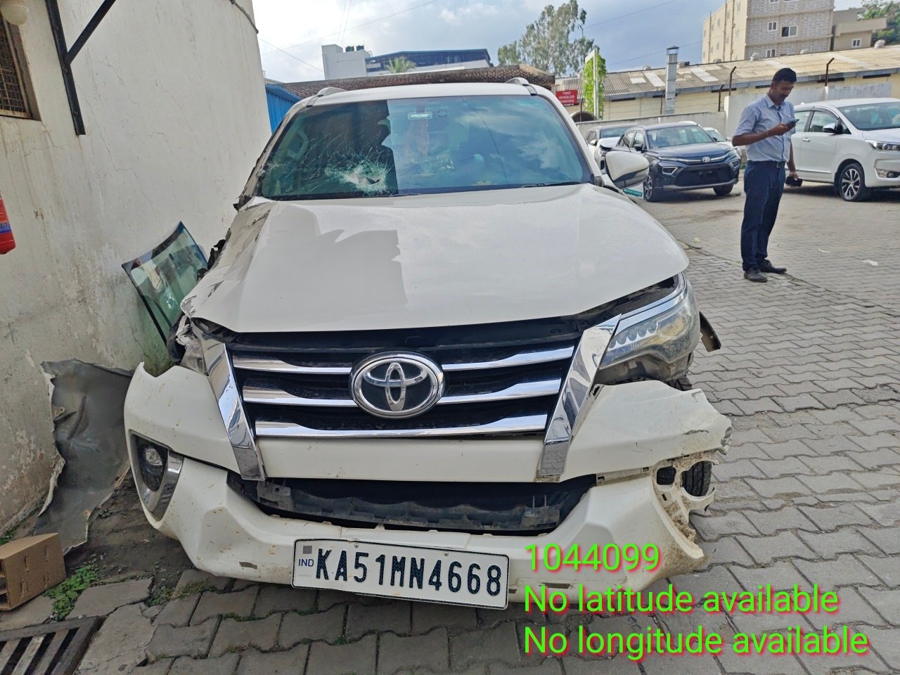 TOYOTA FORTUNER 2.8 2WD AT
