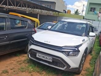 BANK RECOVERED - Kia Carens G1.4 6MT PREMIUM 7