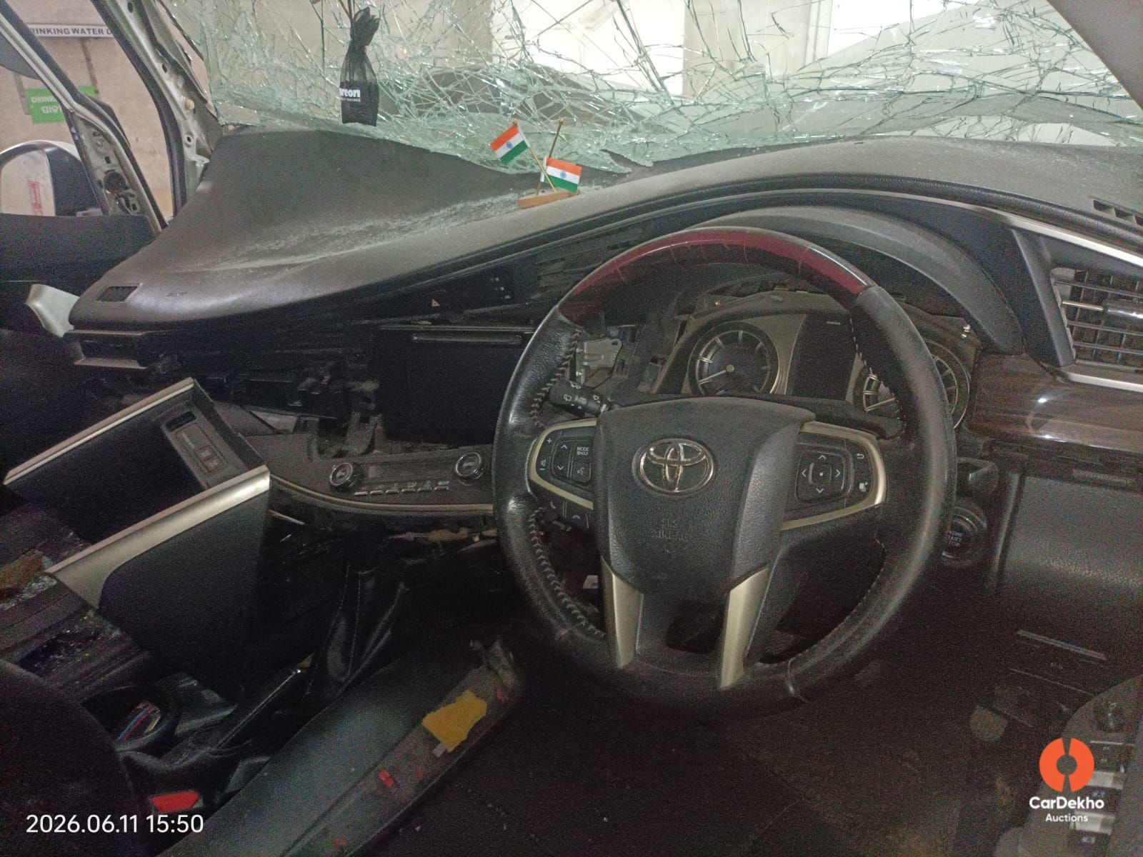 Toyota INNOVA VX-8