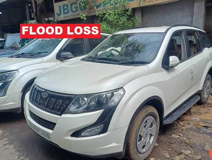 MAHINDRA FLOOD LOSS -Mahindra XUV 500 R FWD W6 2017 DIESEL