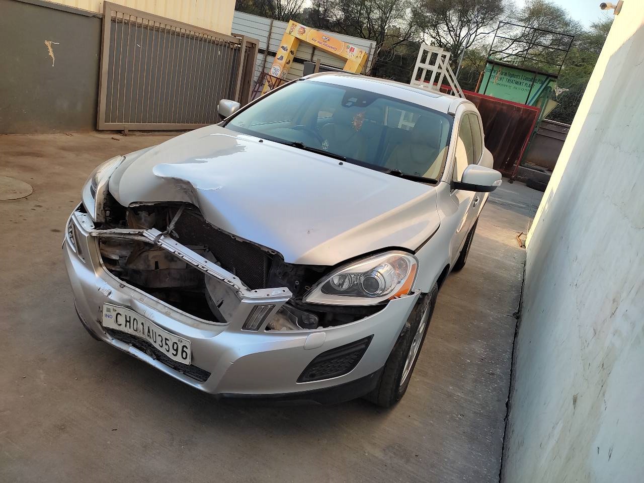 VOLVO WITHOUT RC - VOLVO XC 60 D3 2012 DIESEL