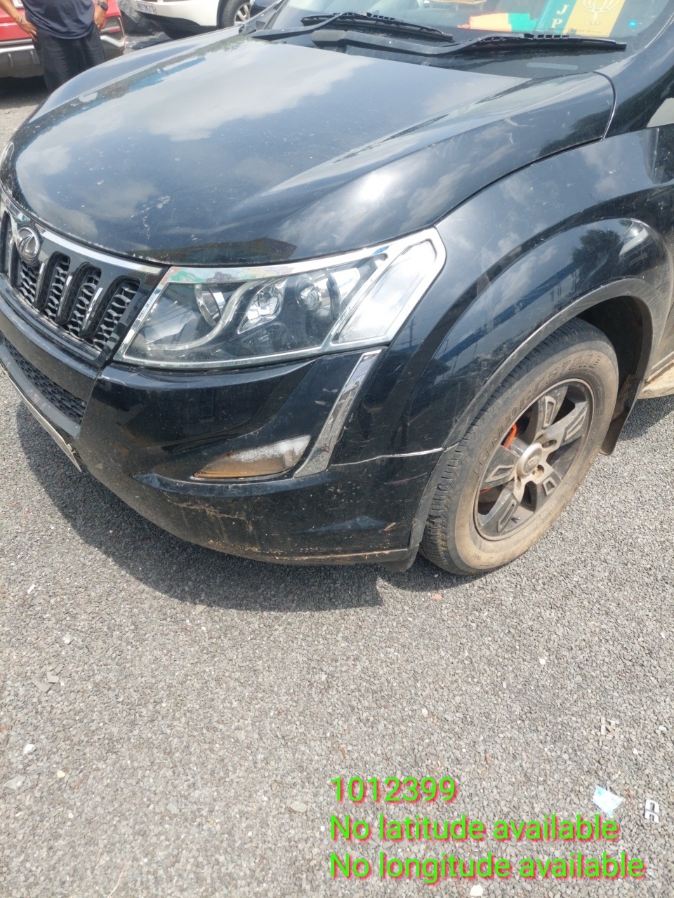 M M XUV 500