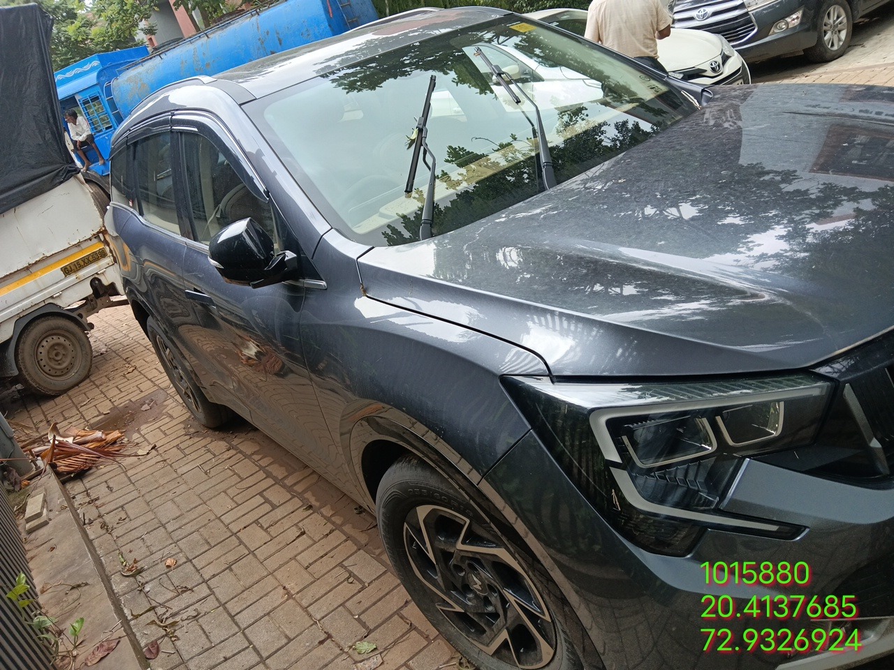 M M XUV 7XO AX7 AT
