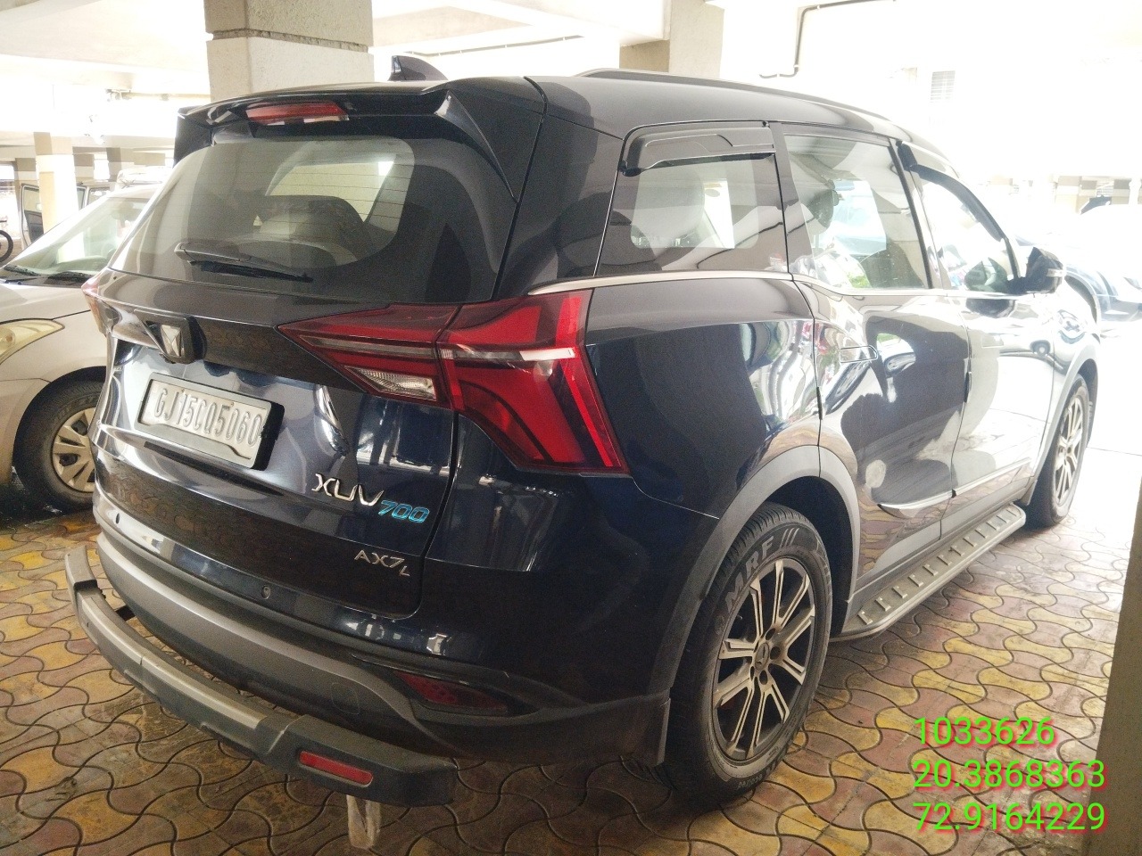 M M XUV 700 AX7 LUXURY PACK AT