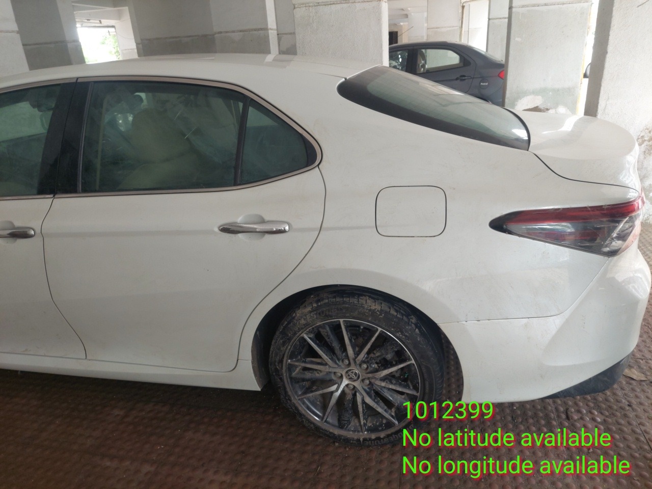 TOYOTA CAMRY